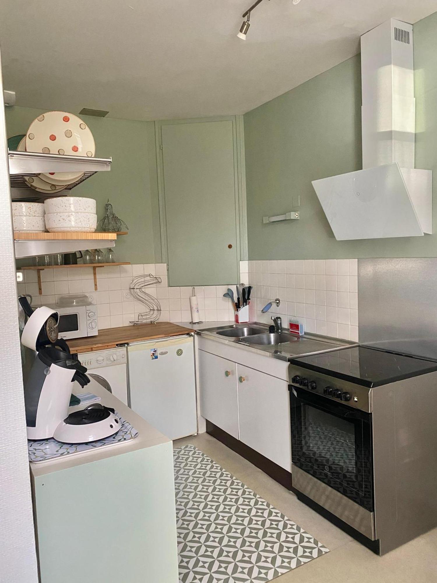 Agreable Petit Gite Avec Piscine Et Jardinet Salies-de-Béarn Exteriör bild